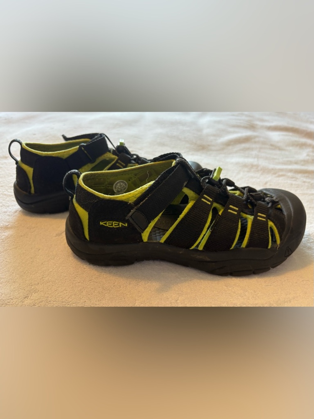 Keen Kids Black and Lime Green Sport Sandal Sneakers